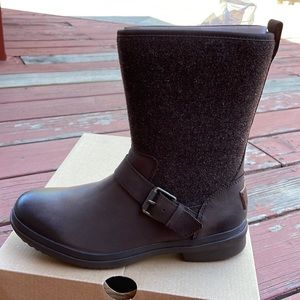 Brand New. Never worn. UGG waterproof brown boots. Size 6.